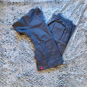 Dickies scrub set, size M!